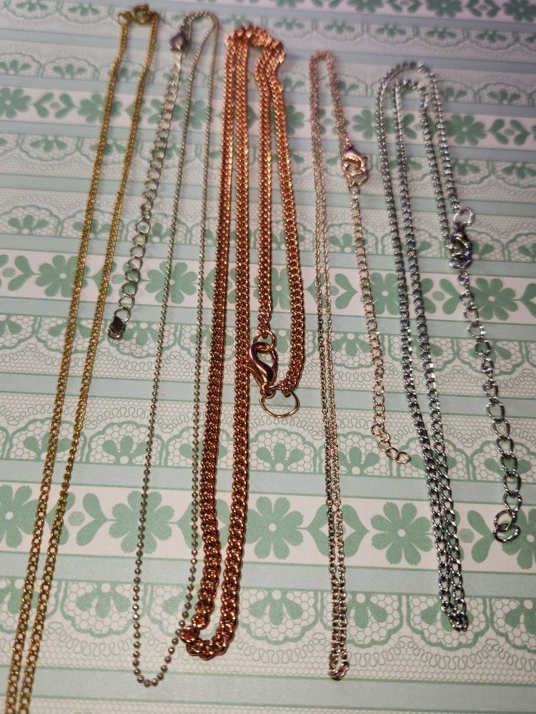 #1730, LOT OF CHAIN, MULTIPLE TONES, GOLD, SILVER AND ROSE