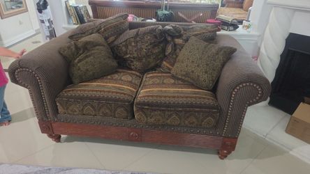 Beautiful 4 Piece Traditional Living Room Set - Sofa, Loveseat & 2 Chairs