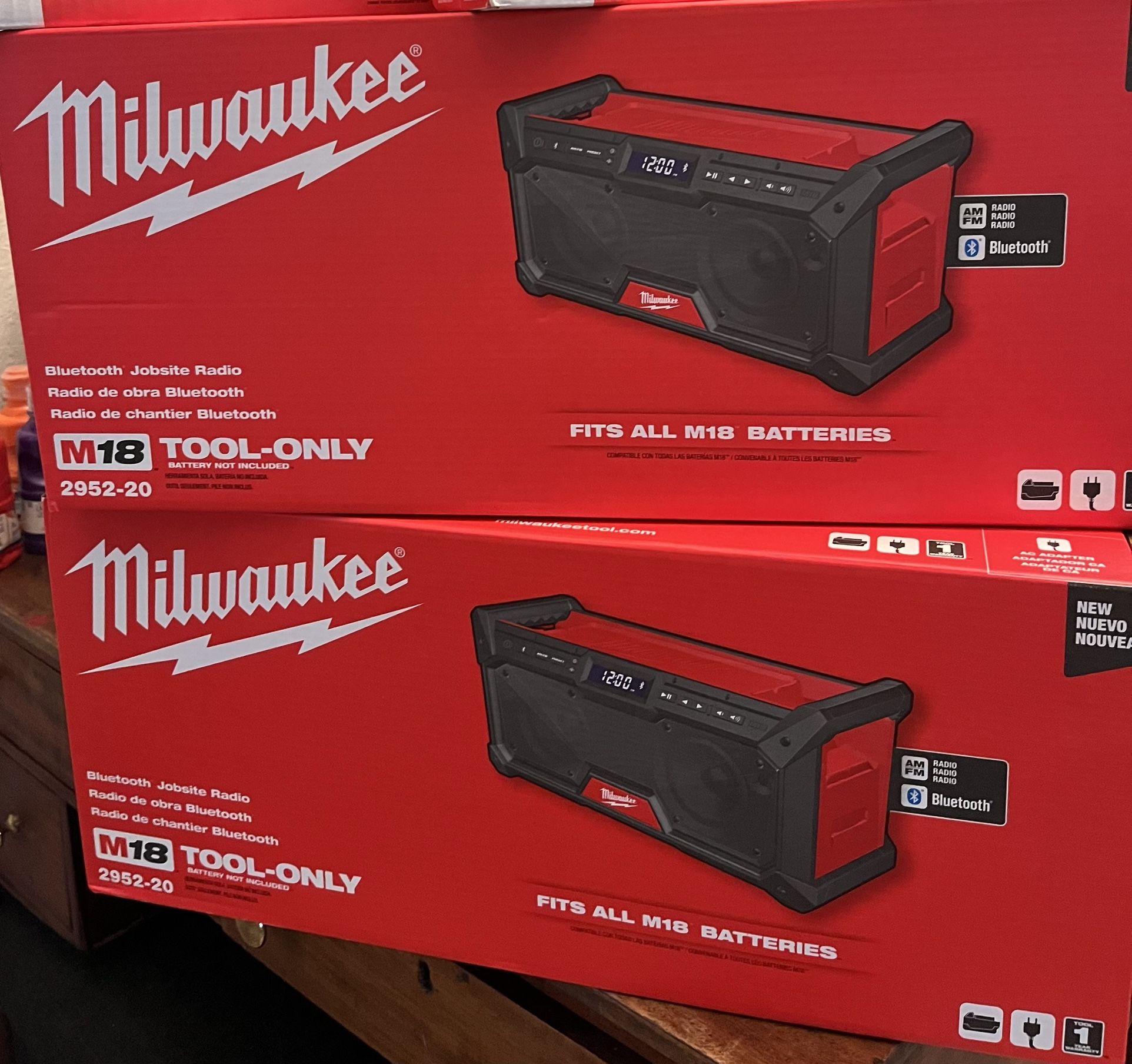 Milwaukee M18 Baterías Y Radio