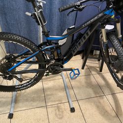 Giant . Trance 27.5 Small 