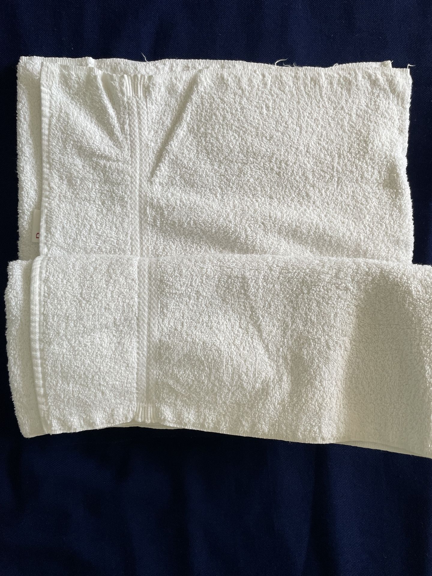 Like New! Soft Cotton Large Bath Towel - White - 100% Cotton