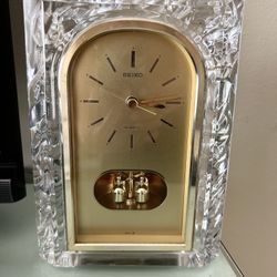 Seiko Quartz Crystal Mantel Clock