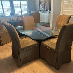 Gorgeous Class Table From Bombay