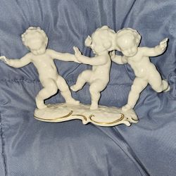 Hutschenreuther Karl Tutter Porcelain Dancing Cherubs Figurine 