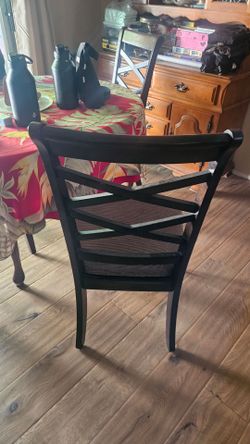 Set of 6 Ashley Furniture Double X-Back Dining Chairs - Great Shape!