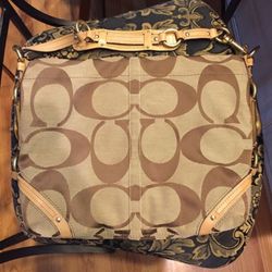 Coach Small Purse good condition