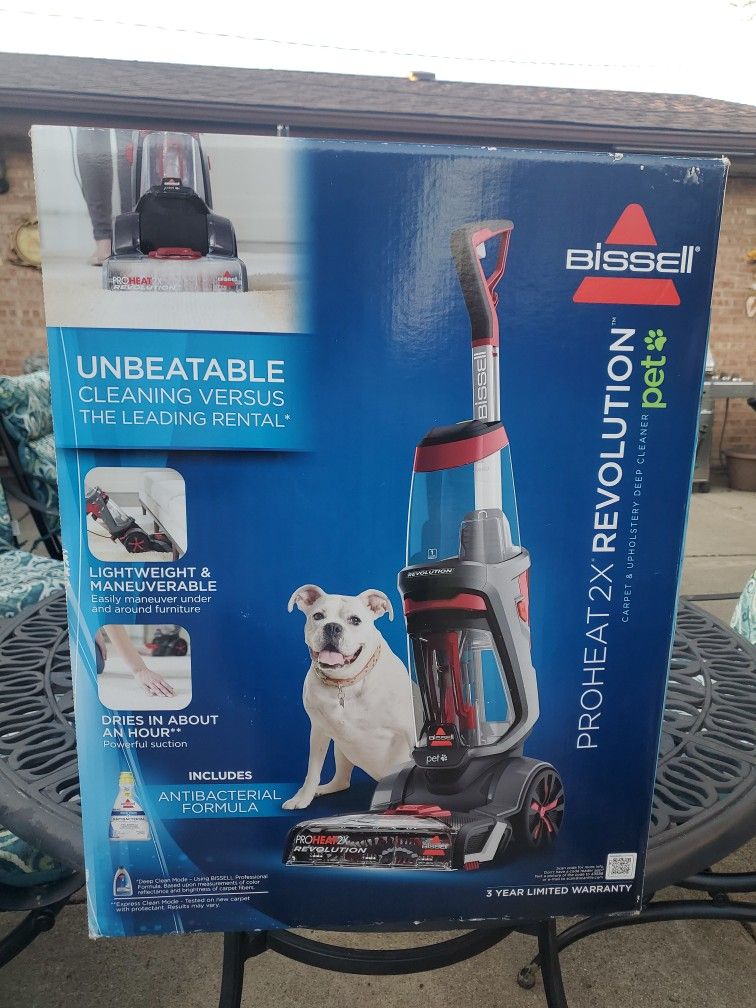 BISSELL CARPET SHAMPOOER  Proheat 2X Revolution Pet Including A Bottle Of Bissell Shampoo 