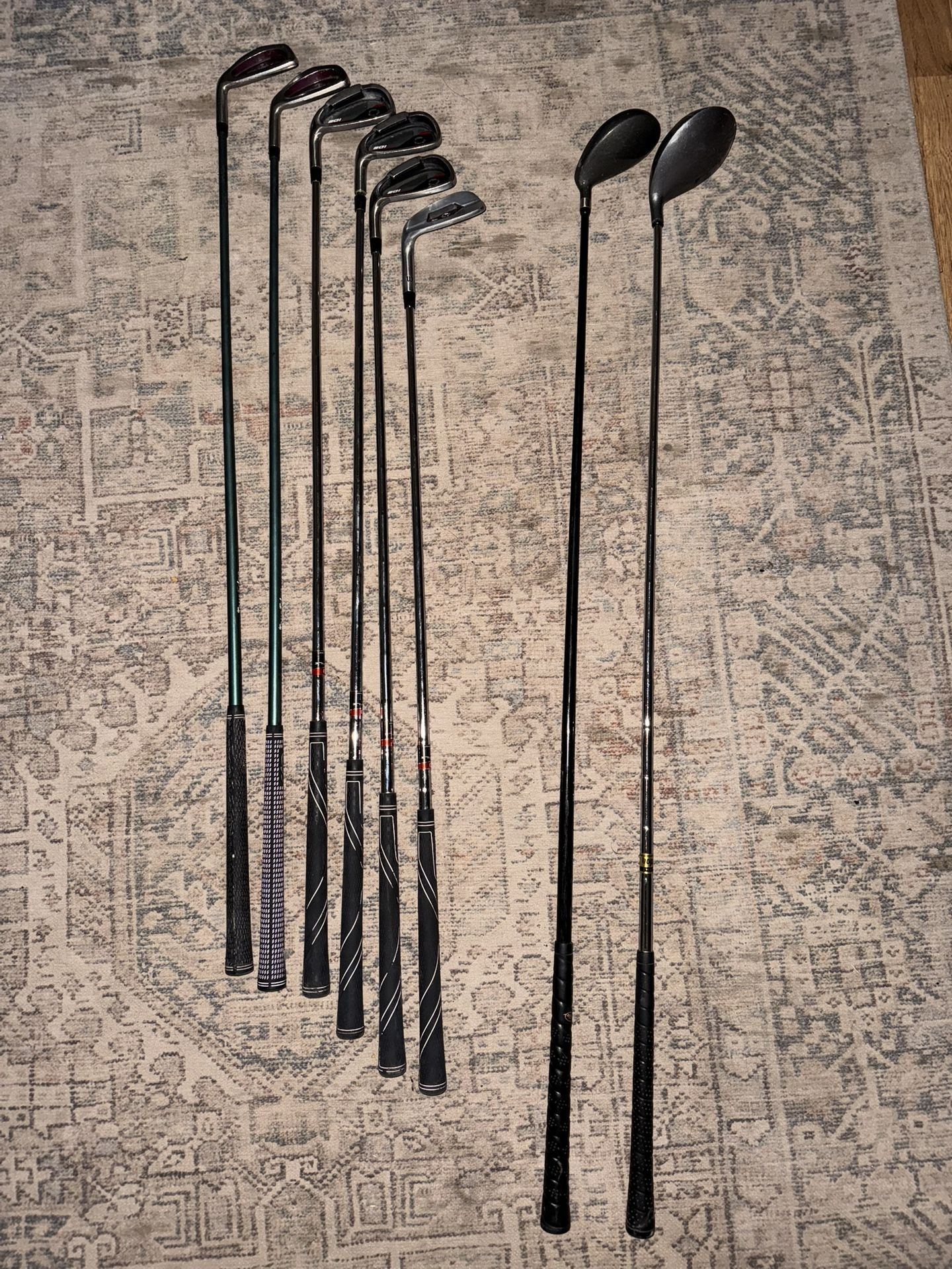 Lefty Golf Set: 8-4 Iron, PW, 3WD, Driver 