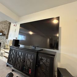 65” Samsung flatscreen TV
