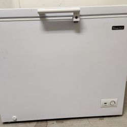 Magic Chef Freezer