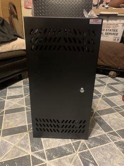 Server Rack / Cabinet Black  Lock & Keys 