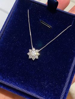 14K WHITE GOLD DIAMOND NECKLACE