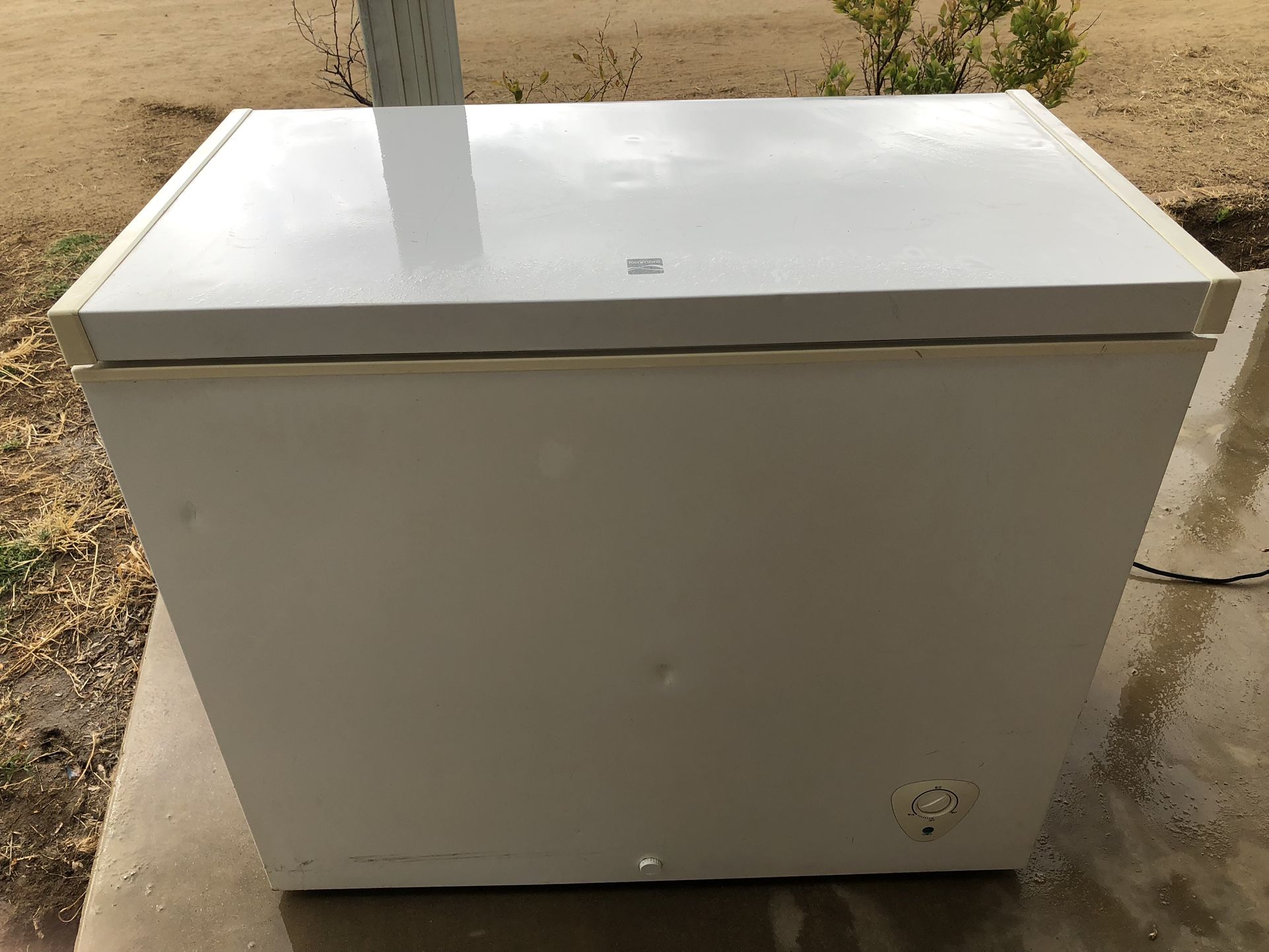 KENMORE (SEARS) CHEST FREEZER—WORKS GREAT!—HAS INNER BASKET FOR SMALL ITEMS, GOOD CONDITION—WHITE!