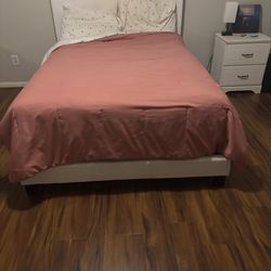Full sized bed w/Mattress, Box Spring, & Frame