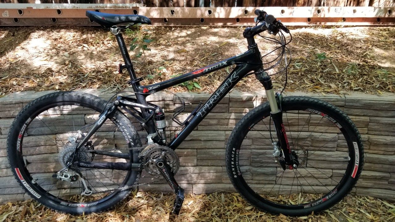 Trek Fuel EX 9.5 carbon fiber full suspension mountain bike Large