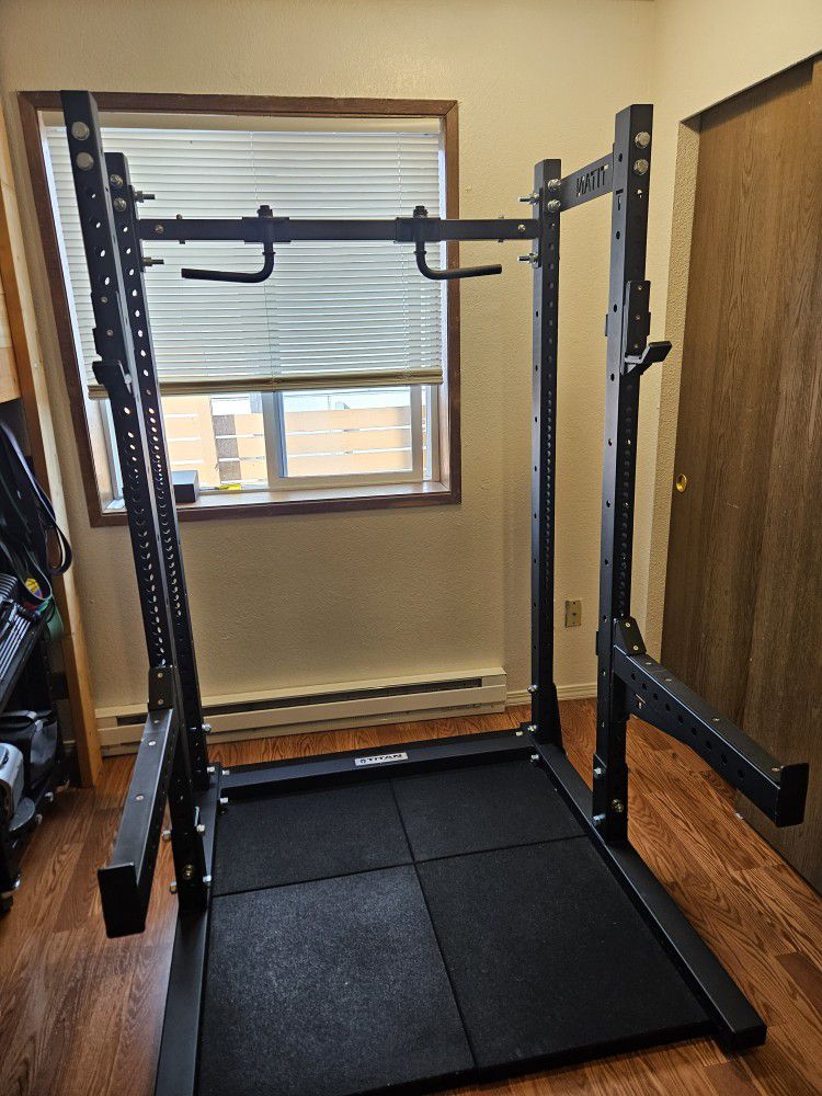 T-3 Series Short Squat Stand, half rack, spotter arms, pull-up bar
