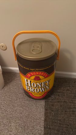 JW Dundee's Honey Brown Giant Can Cooler