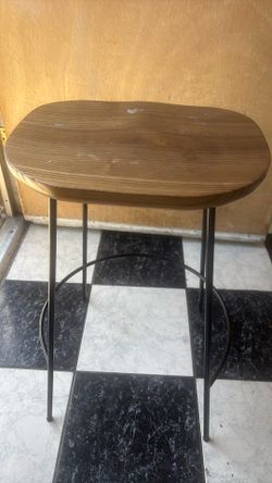 Free bar chair only one