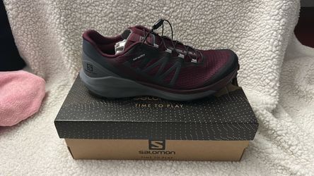Salomon Shoes, Women Size 9, Brand New