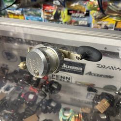 450$ Accurate Fury 400 Two Speed Salt Water Fishing Reel. Like New 