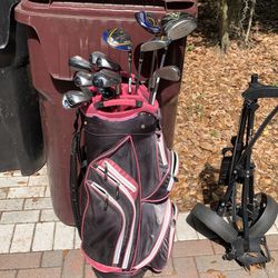 Nice! Ladies Tour Edge Hybrid golf club set. Right handed and golf bag