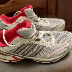 Perfect Condition Adida Shoes Size 9 1/2