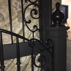 Queen Size Bed,Gorgeous and huge. Sorry  Terrible Pictures 