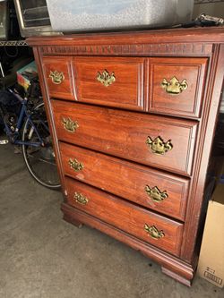Dresser
