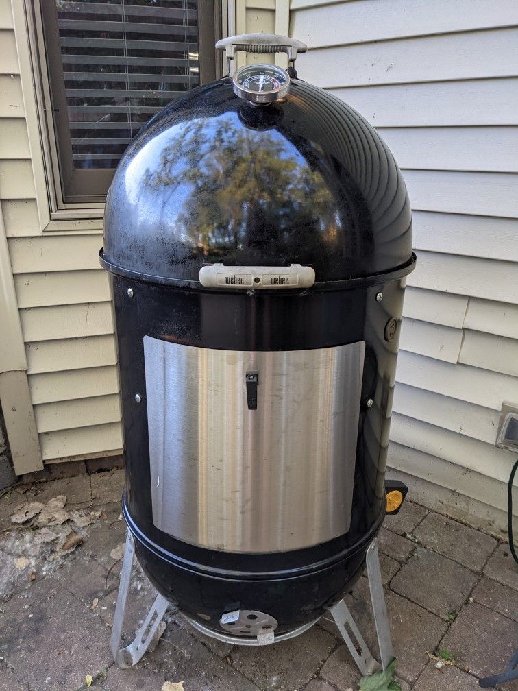 22" Weber Smokey Mountain Smoker with Auto Temperature Control & Many Upgrades/Accessories.