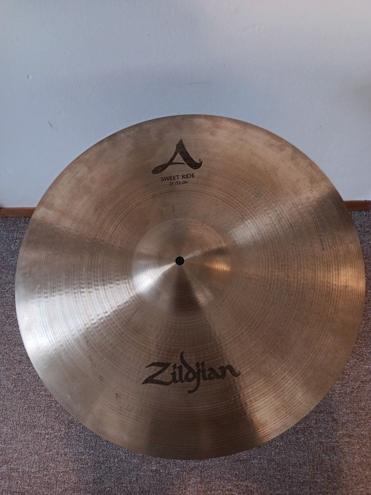 A Zildjian 21" Sweet Ride Cymbal, EC