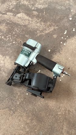 Hitachi 1-3/4-in 15 -Degree Pneumatic Coil Roofing Nailer