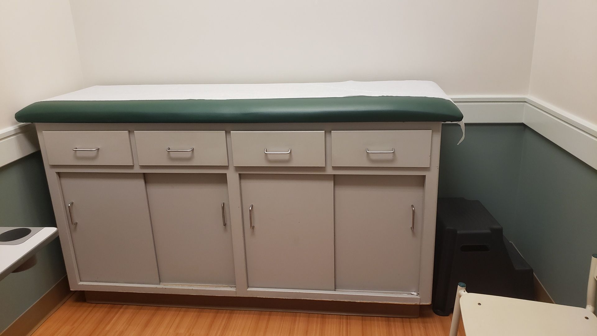 Medical exam table