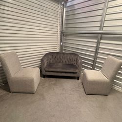 Loveseat & 2 accent chairs
