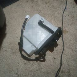 08-21 Toyota Sequoia Tail Gate Lock