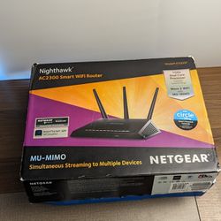 NETGEAR Nighthawk Smart Wi-Fi Router (R7000-100NAS) - AC1900