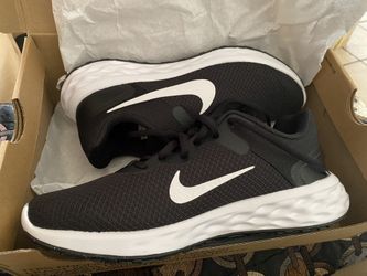 Nike Revolution $60 Size 7.5 Women