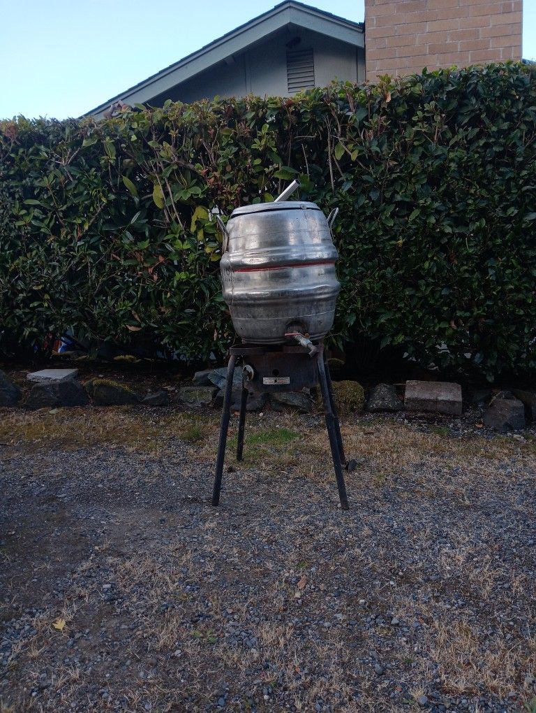 Schlitz Beer Keg Boiler & Stand