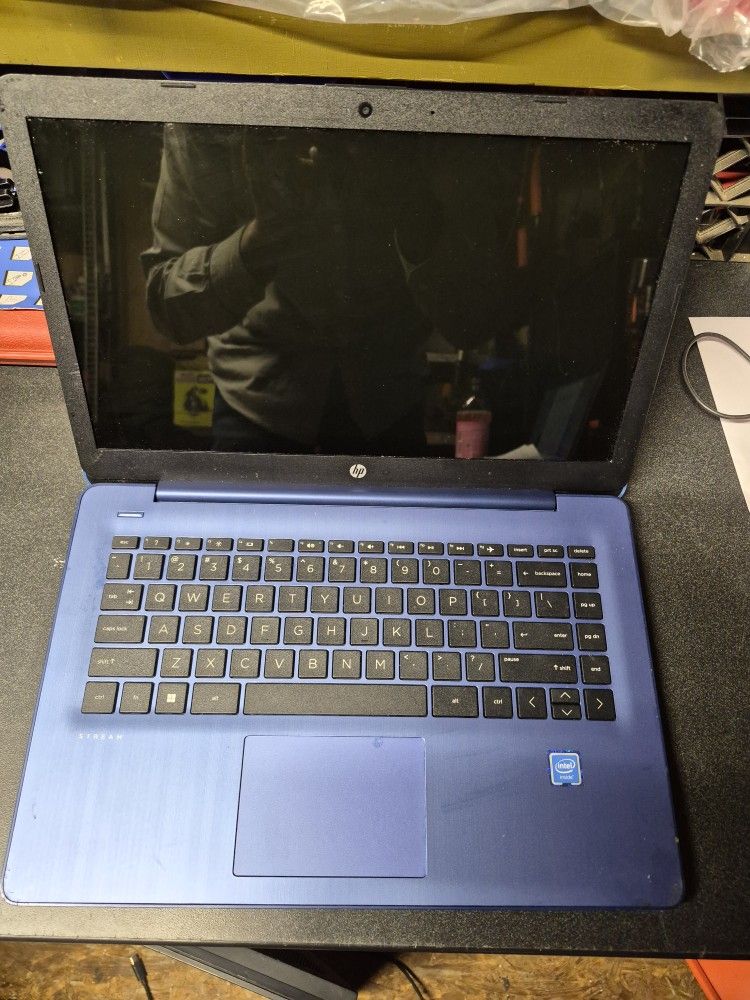(SOLD AS IS)HP Stream 14-CB171WM 14" Celeron N4020 1.1GHz 4GB RAM 64GB SSD($60 NOTHING LESS)