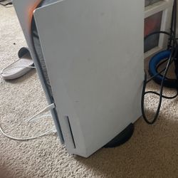Play Station 5 With Games And Controller