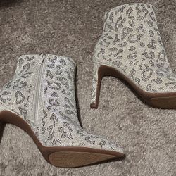 NEW Women’s 6.5 Sparkle Stiletto Ankle Boots