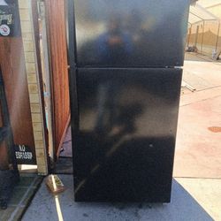 Whirlpool 29 In Wide Refrigerator