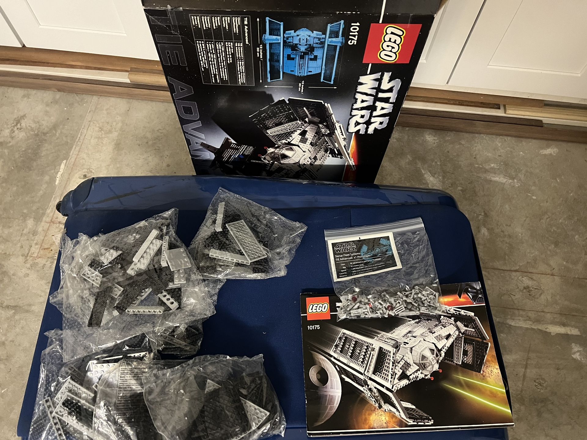 Lego Star Wars 10175 Vader's TIE Advanced UCS