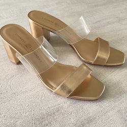 Women’s Gold Shoes Size 8.5 NEW