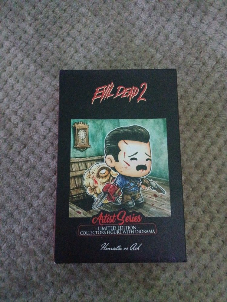 Evil Dead 2 Limited Edition Collectors Figure