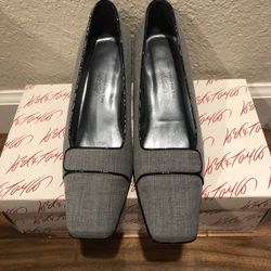 Lord & Taylor Grey Pumps With Black Patent Piping