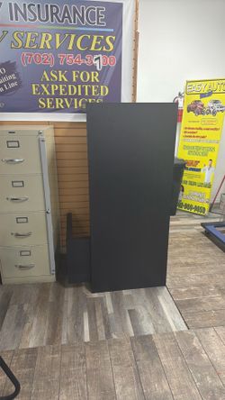 Black Computer Table!!Priced to SELL!!