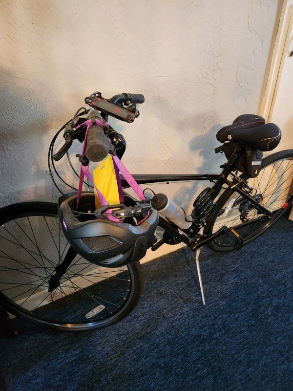 2021 GIANT HYBRID ESCAPE BICYCLE