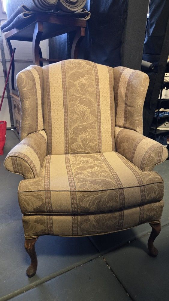 2 Vintage Wingback Armchairs – Classic Design, Great Condition