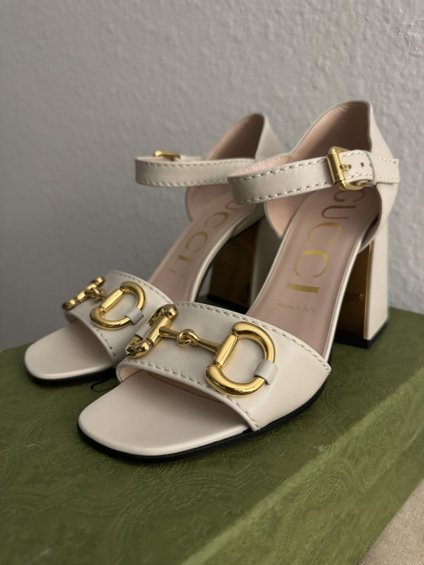 New, Gucci Women's Horsebit Sandals Size 8 (38)