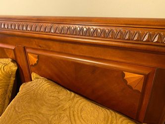 Marlo Solid Cherry wood classic queen size bedroom set - bed, 2 night stands, dresser with mirror. Decorated w/ inlaid. Bed 63 W x 95 L x 52 H inche